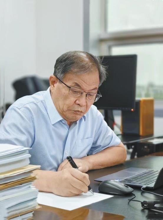 唐长红院士.jpg
